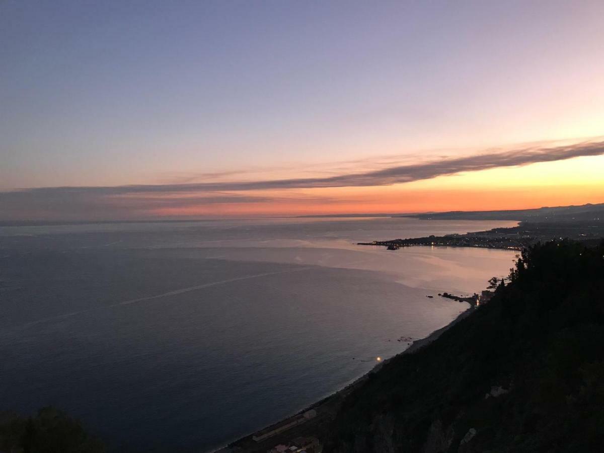 La Baia Dei Delfini Appartement Taormina Buitenkant foto