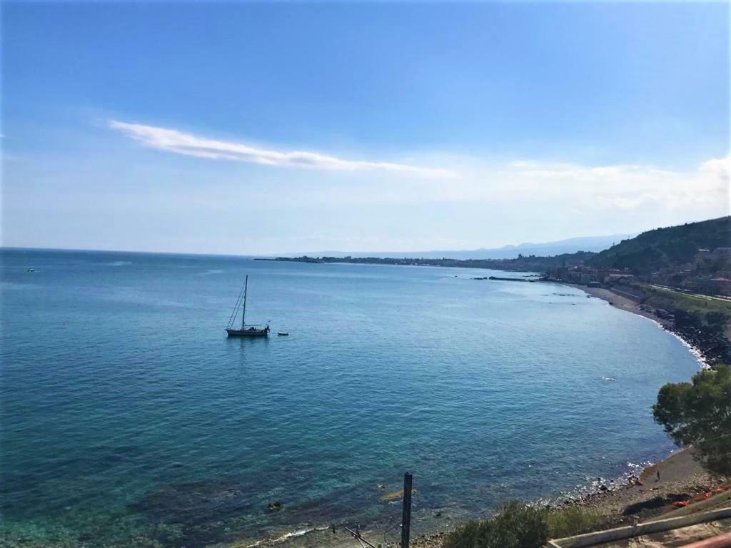 La Baia Dei Delfini Appartement Taormina Buitenkant foto